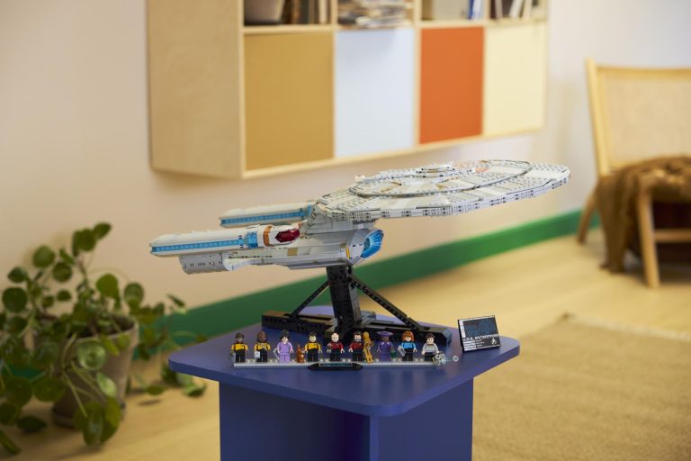 Die Enterprise-D hebt ab: Neues LEGO Star Trek Set