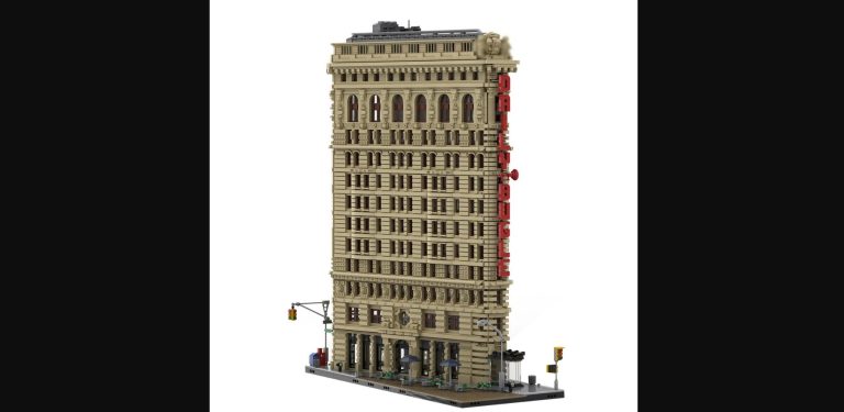 Über 15.000 Klemmbausteine: Dieses gewaltige Flatiron Building bringt New York und Marvel zusammen
